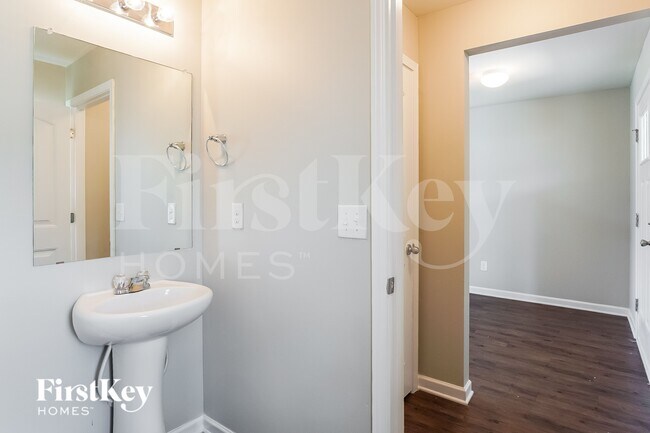 Building Photo - 134 Rosegate Dr