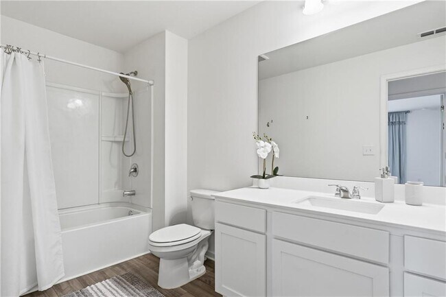 Building Photo - 121 Carnaby St