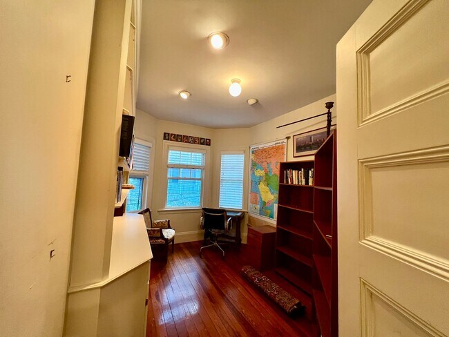 Building Photo - Washington St (684 Washington St, Brookline)