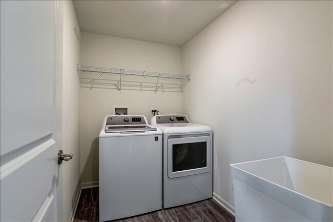 Building Photo - 1749 Carlstedt Dr