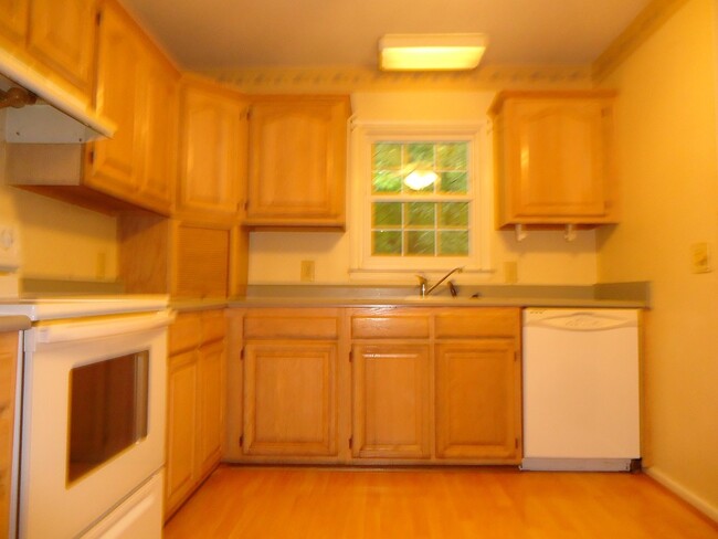 Building Photo - 309 Holtz Ln
