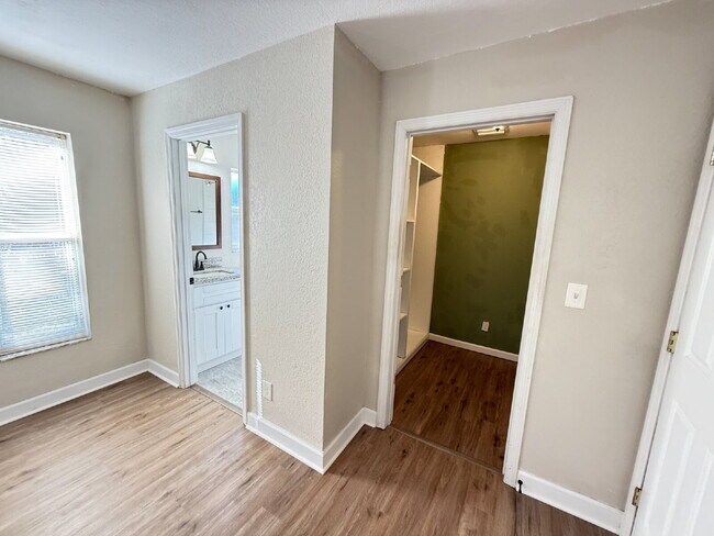 Building Photo - COUNTRY LIVING ON 5 ACRES WITH 3 BED, 3 BATH, BARN AND MODERN UPGRADES