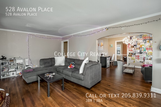 Building Photo - 528 Avalon Pl