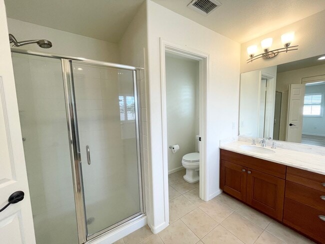 Building Photo - 4 Bd, 3 Ba w/ 3- Car Garage- Available Now in Hoakalei in Ka Makana