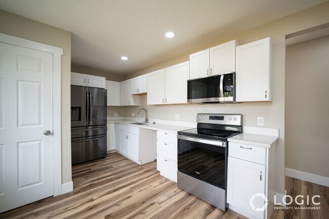 Building Photo - 19 E 1300 S