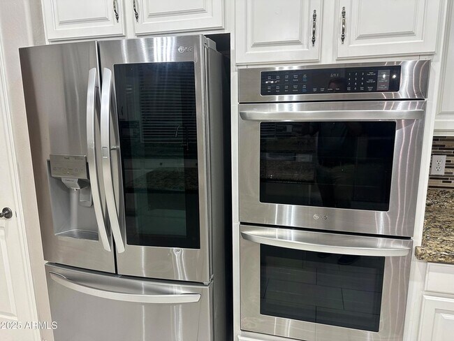 Building Photo - 6700 S Agate Way