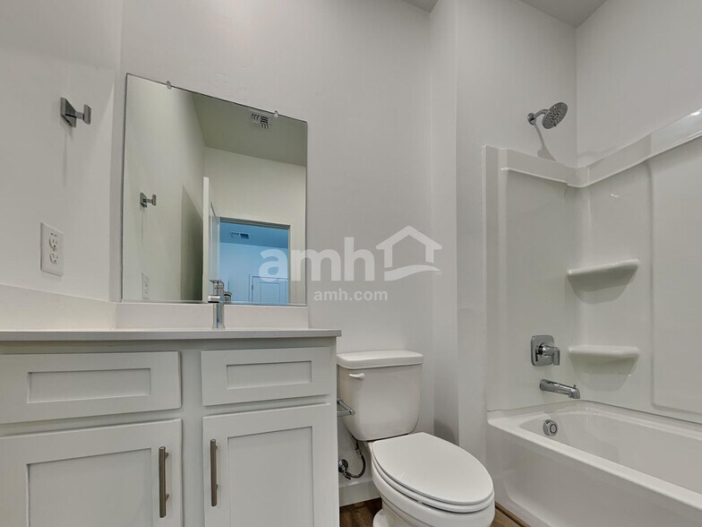 Building Photo - 14155 N Luckett Rd