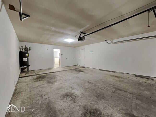 Building Photo - 6918 Rockergate Dr