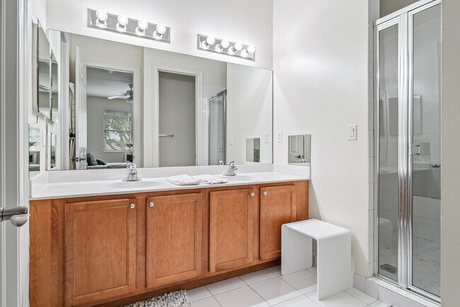 Building Photo - 690 Pacific Grove Dr