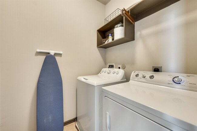 Building Photo - 86 Aventura Pl