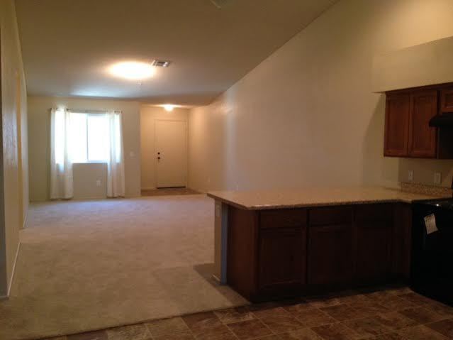 Building Photo - 2 Bedroom 2 Bath Condo in Sunset Mountain ...