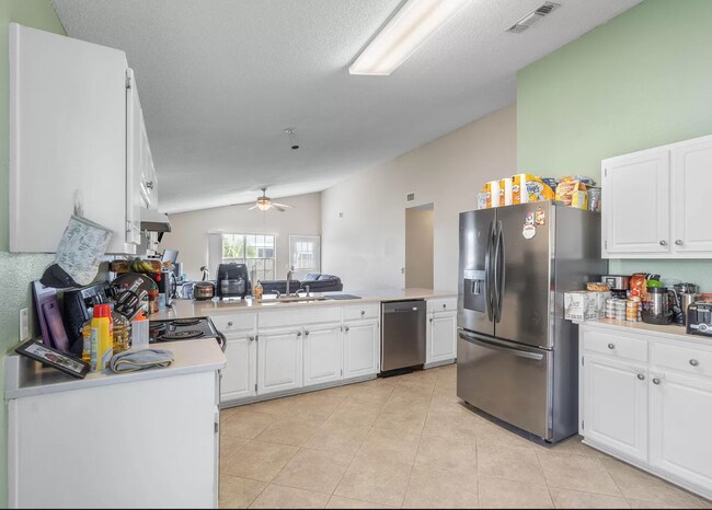 Kitchen - 767 Pearl Sand Dr