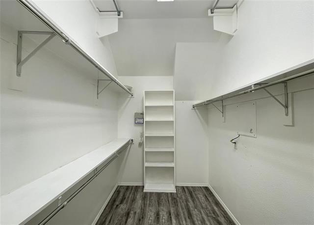 Building Photo - 1004 Southfork Dr