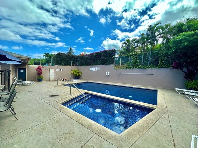 Building Photo - New partially furnished 2 bedroom / 2 bath...