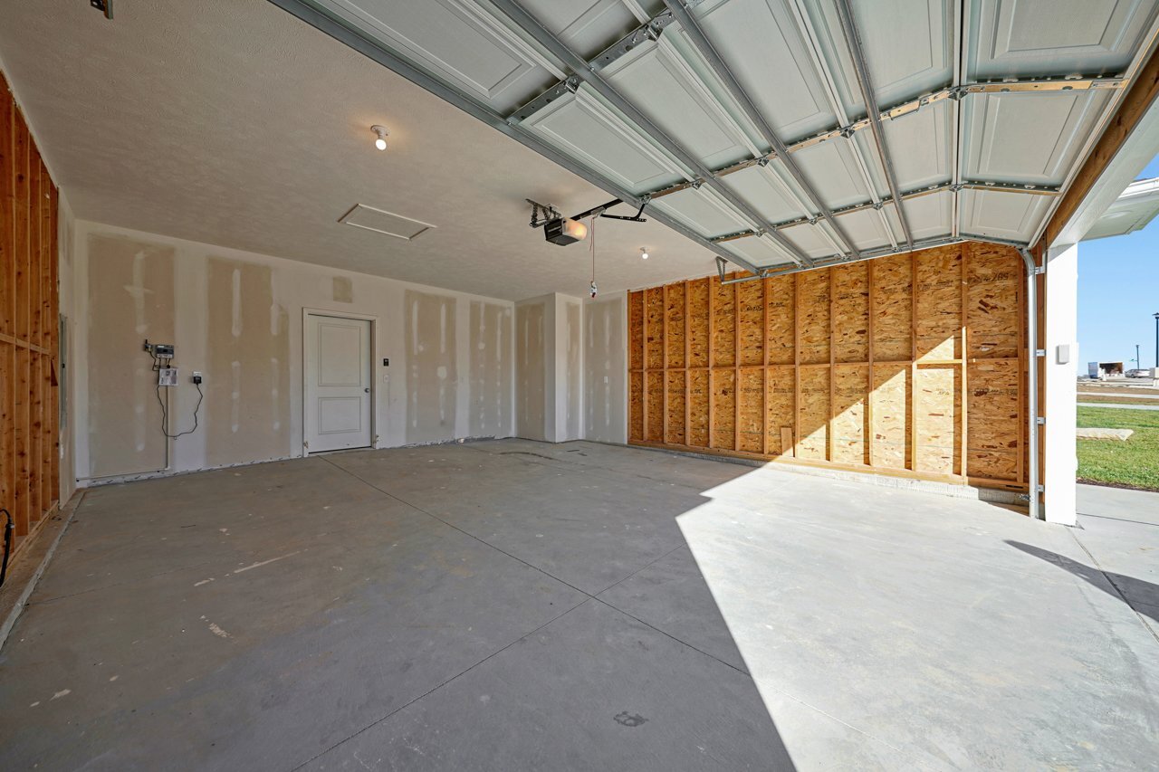 Building Photo - 9049 S 42nd St