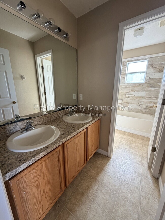 Building Photo - 2225 Rio Grande Canyon Loop