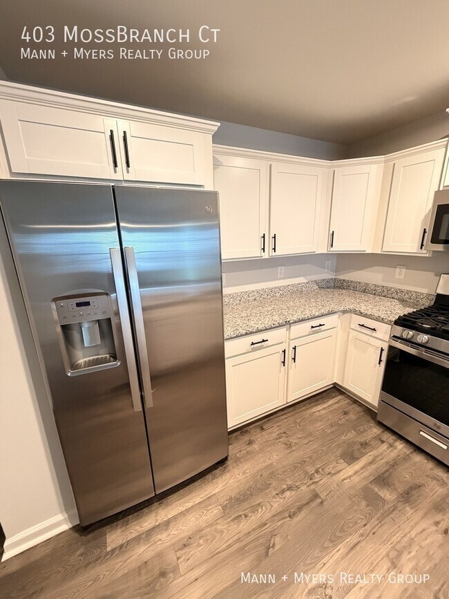 Building Photo - 403 Moss Branch Ct