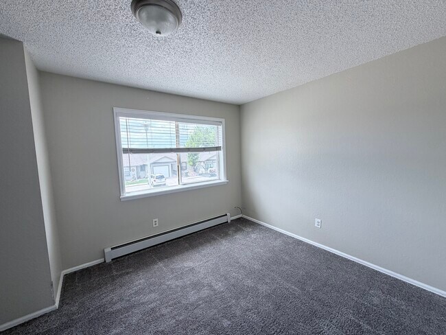 Building Photo - 1305 Wellington Ave