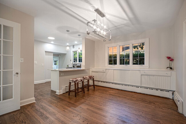 Building Photo - 662 Greenview Pl