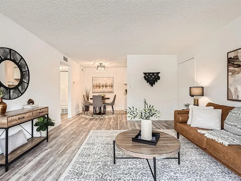 Building Photo - 10211 Ura Ln