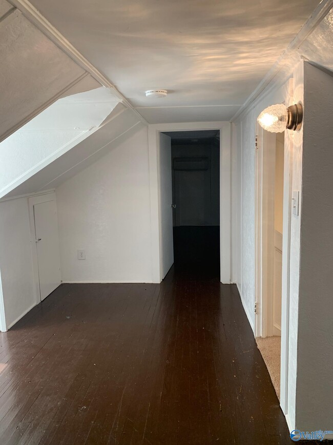 Building Photo - 2465 Hine St S