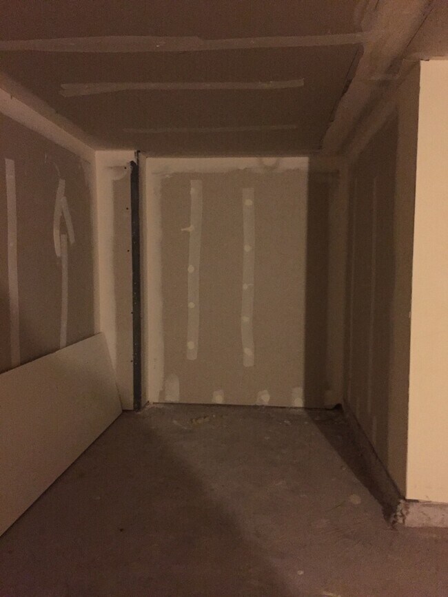 Building Photo - 4057 Crandall Cir