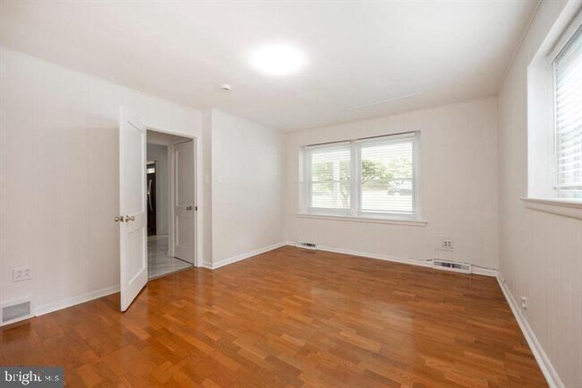 Building Photo - 1226 Fleetwood Rd