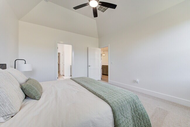 Building Photo - 14720 Avignon Ln