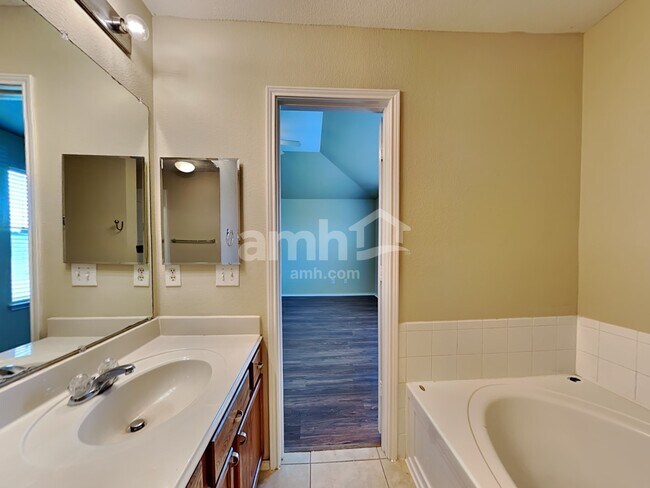 Building Photo - 1408 Eagles Nest Trail