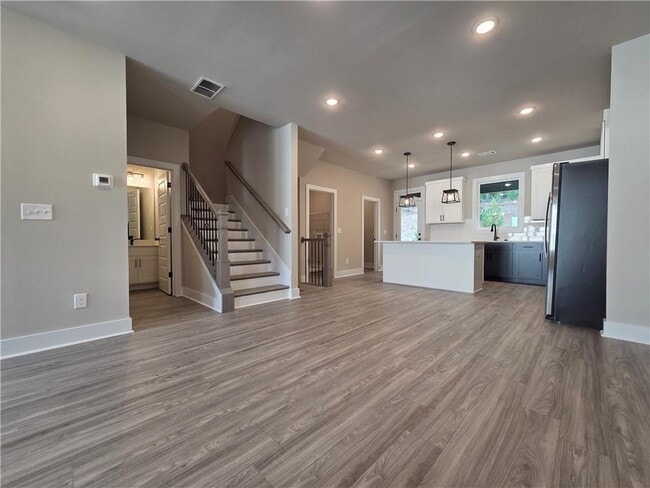 Building Photo - 6 Rock Pk Wy