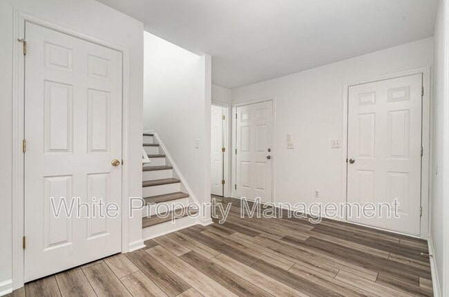 Building Photo - 10307 Seedling Ln