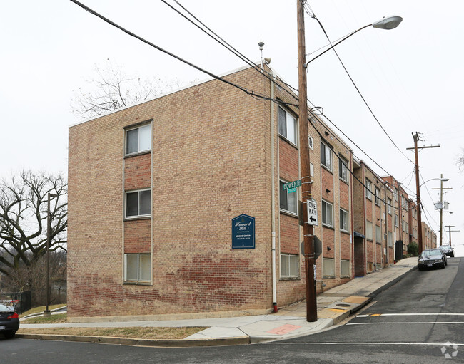 Building Photo - Howard Hill