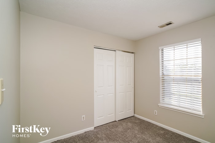 Building Photo - 10145 Park Valley Dr