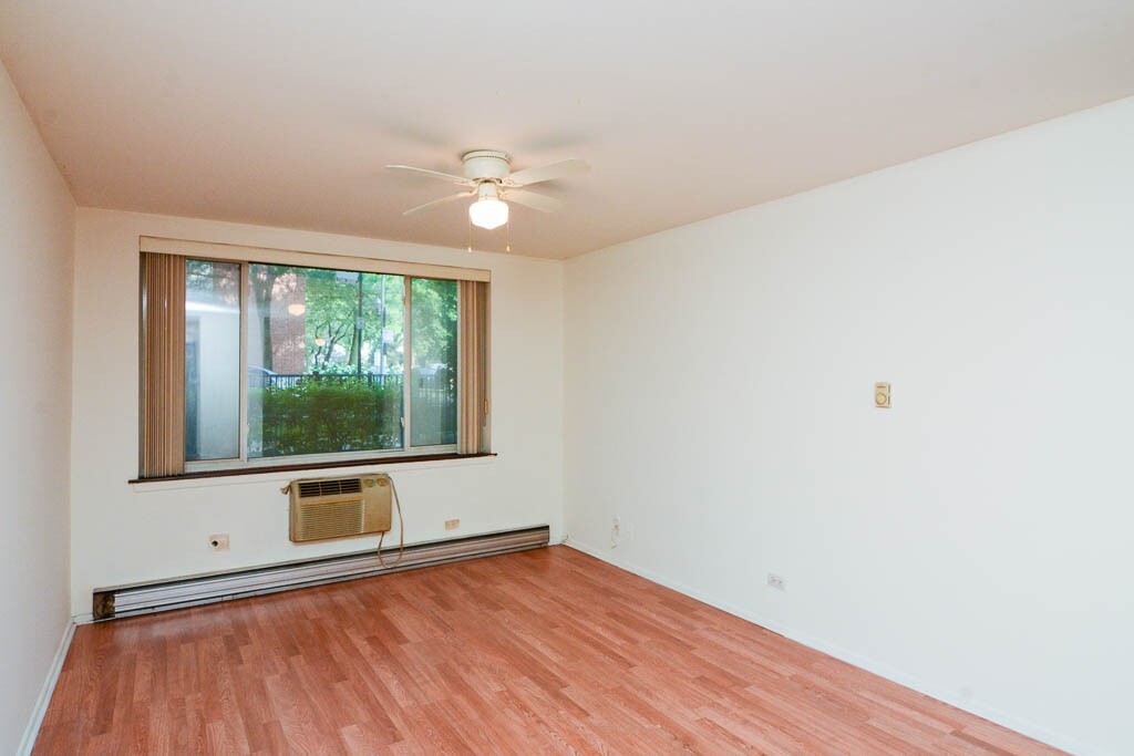 Building Photo - 3825 N Pine Grove Ave