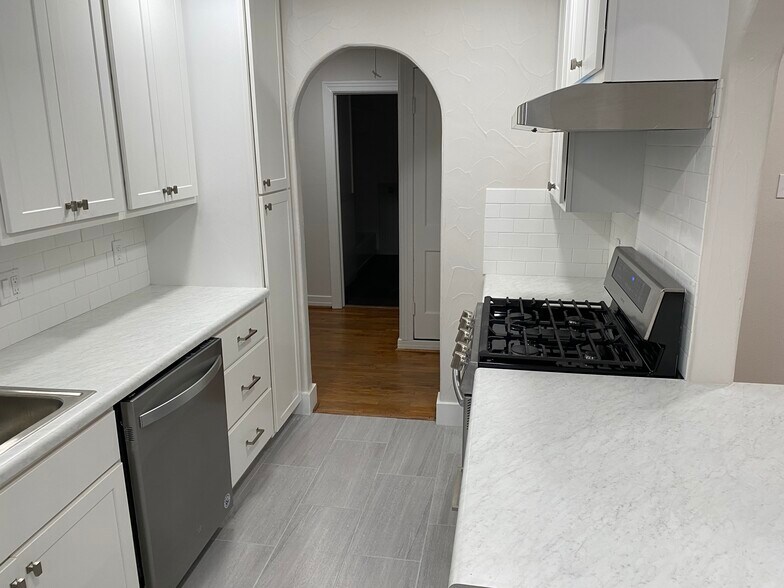 Building Photo - 6348 Llano Ave