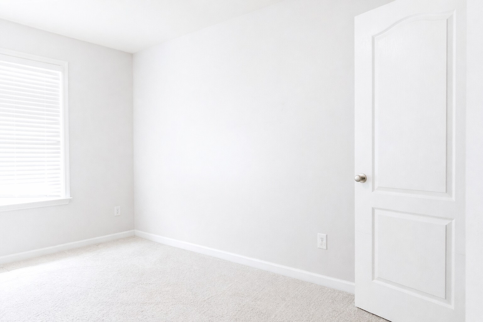 Building Photo - 544 Ridge View Xing