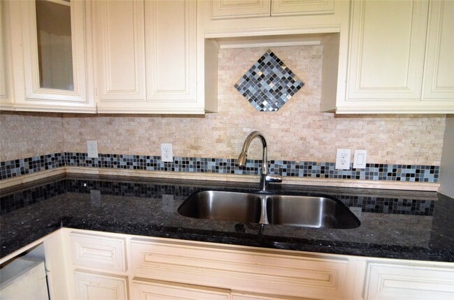 Building Photo - 7326 Eagle Pass St