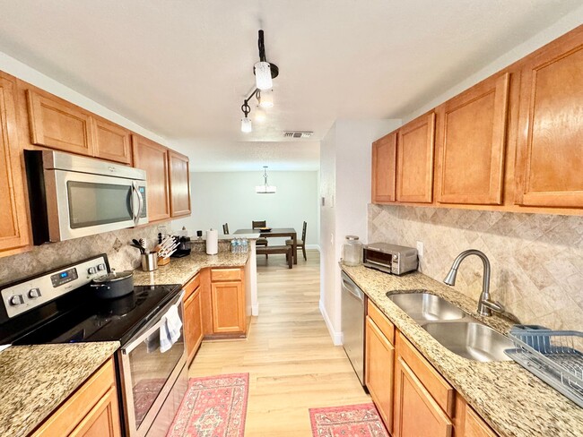Building Photo - Dr. Phillips 3 Bed 2 Bath For Rent at soug...