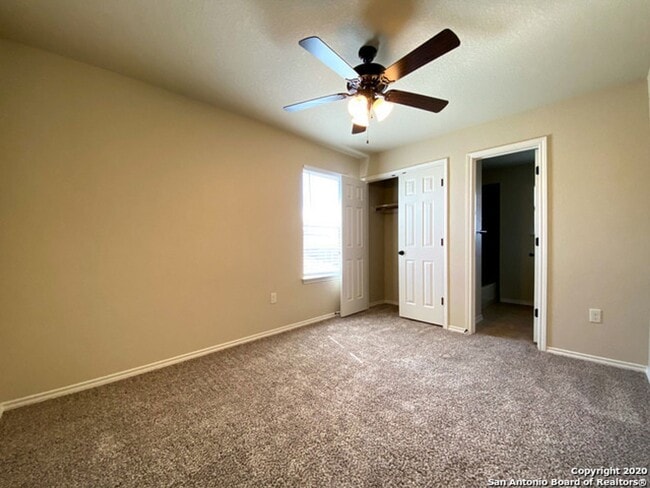 Building Photo - Come Home to Comfort & Style in Seguin, TX!