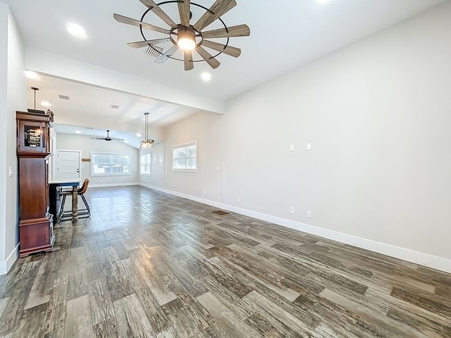 Building Photo - 389 S Central Ave