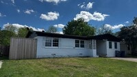 Building Photo - 10932 Dunaway Dr