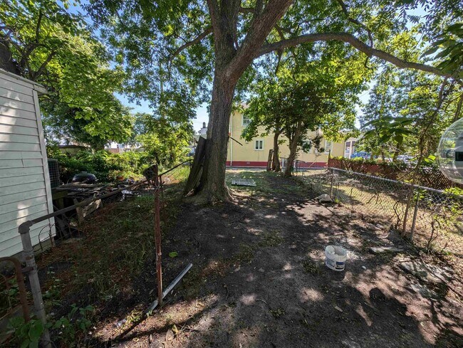 Building Photo - 1005 N Michigan Ave