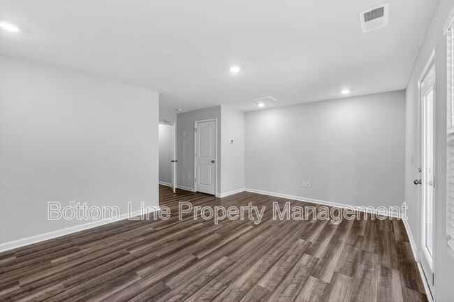 Building Photo - 1129 Lily Loch Wy