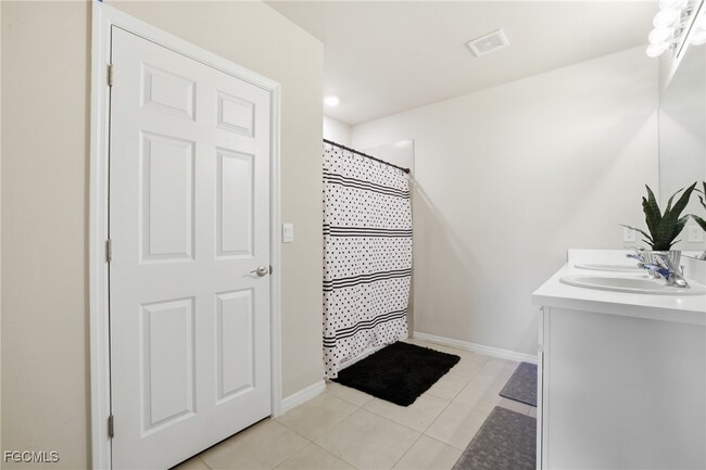 Building Photo - 1917 SW 4th St