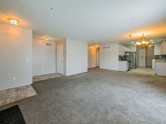 Building Photo - Spacious 3-Bedroom Home in a Great Pontiac Location!