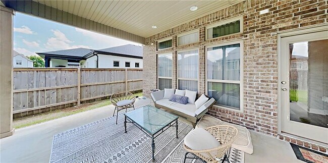 Building Photo - 4703 SW Lilly St