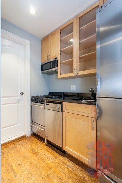 Building Photo - 147 Avenue A