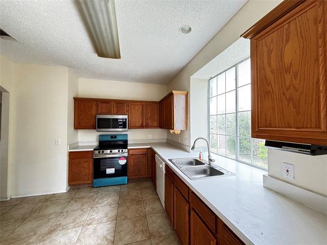 Building Photo - 2812 Clearmeadow Dr