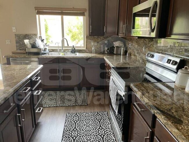 Building Photo - North Phoenix 4bed 2.5ba 2car POOL Oasis