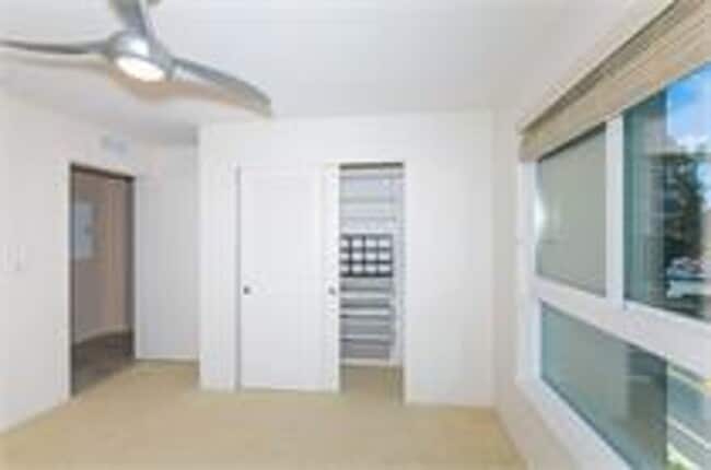 Building Photo - Live in the Heart of Kailua Town in this rarely available end unit!